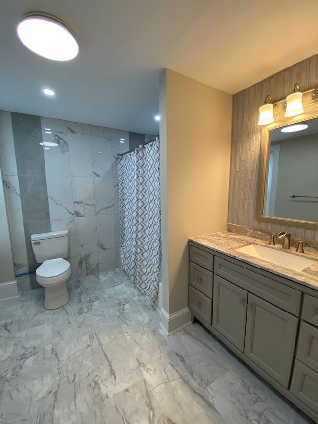 Building Photo - Wonderful newly remodeled 3 BR 2 BA  Home