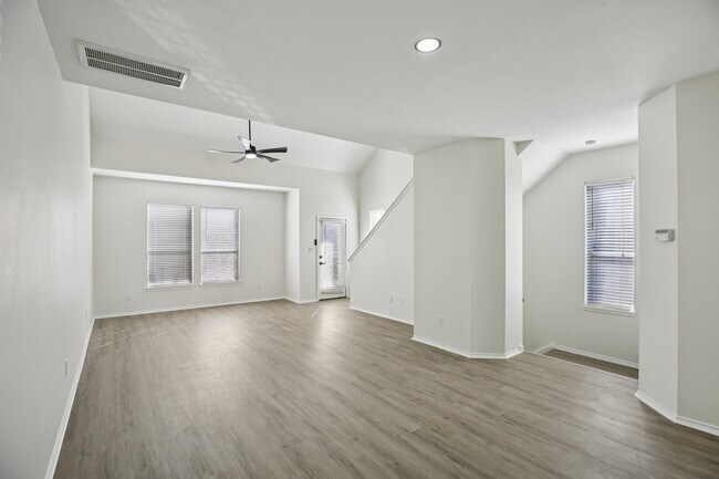 Building Photo - 1705 Stuart St