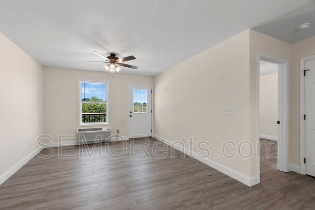 Building Photo - 222 Coles Hl