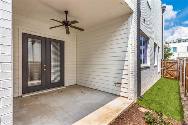 Building Photo - 402 Templeton Dr