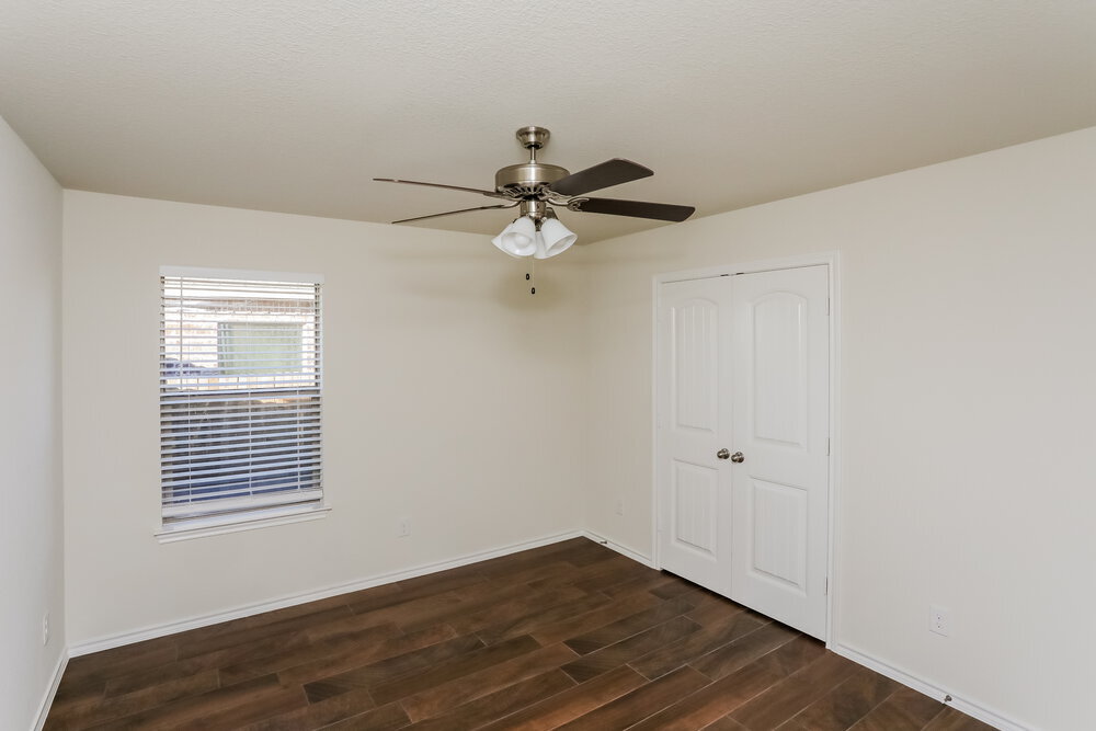 Building Photo - 605 Long Prairie Dr