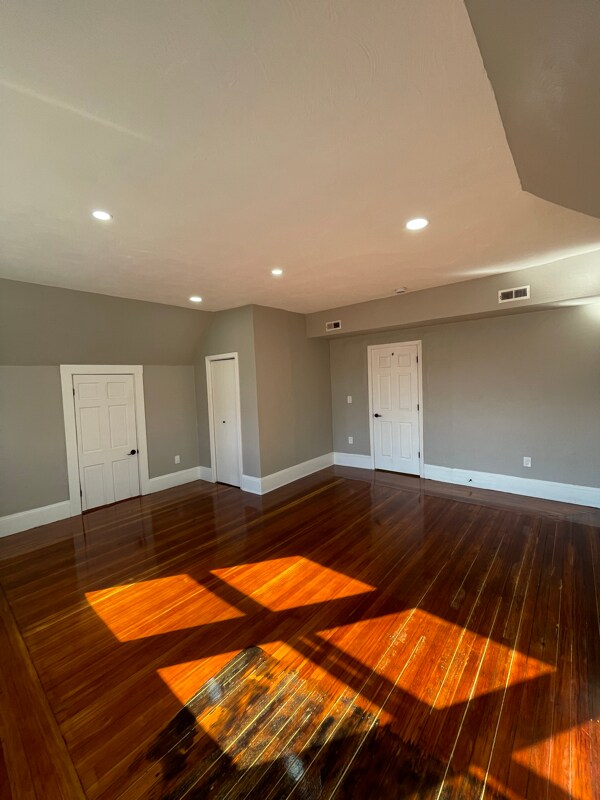 Building Photo - 31 Crawford St