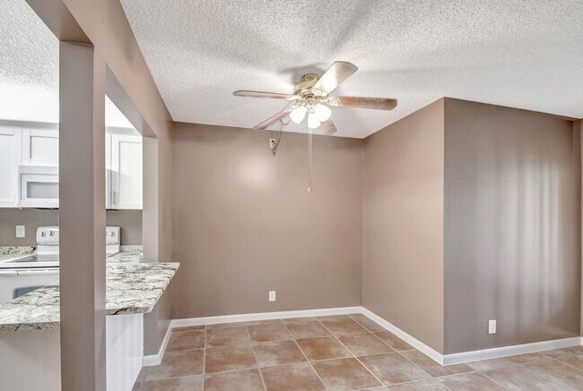 Building Photo - 3531 Tall Pine Way