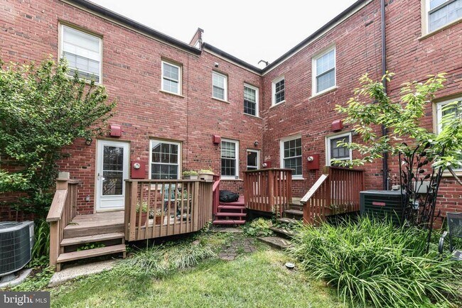 Building Photo - 1510 S Edgewood St