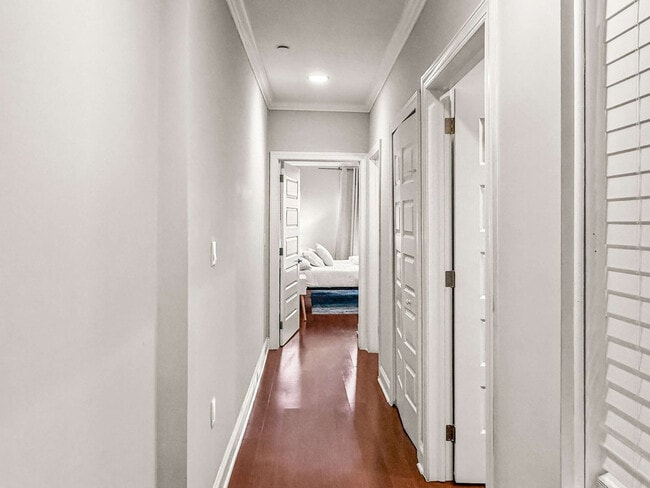 Building Photo - 606 S 2nd St