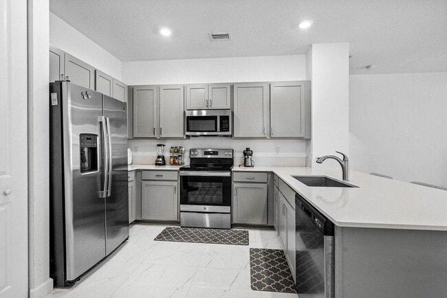 Building Photo - 4111 Plum Tree Ln