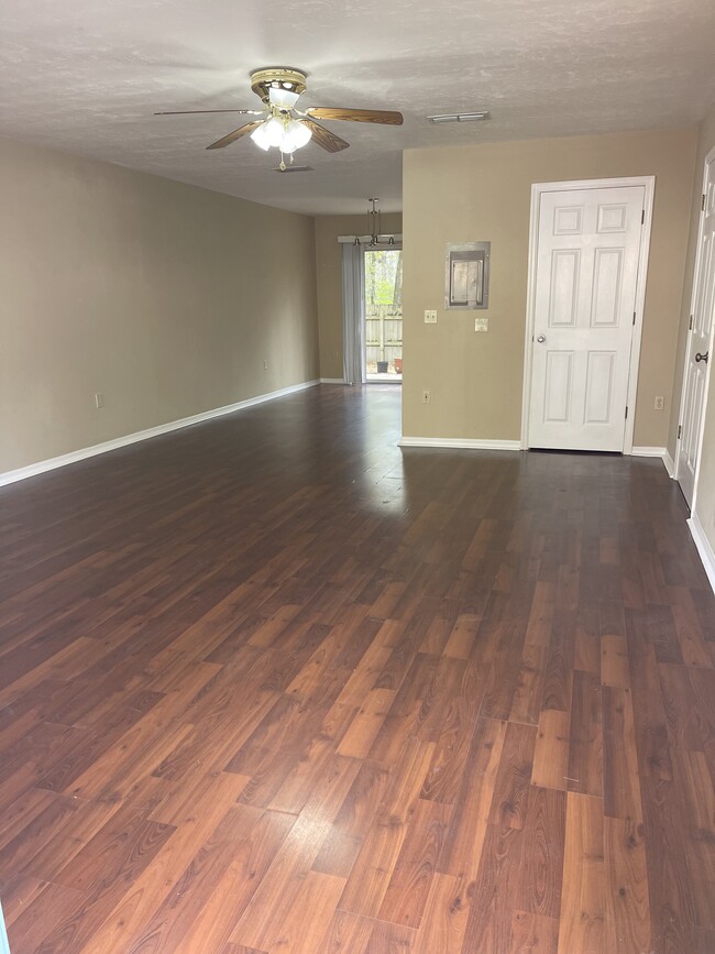 Building Photo - 9707 SW 52 Ln