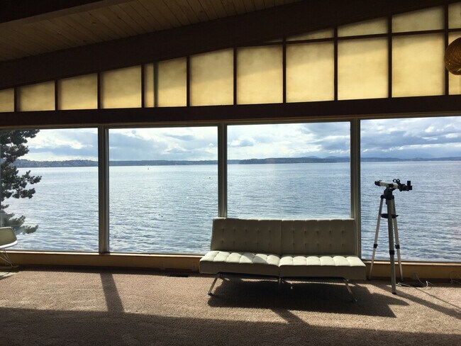 Building Photo - 4905-B Southwest Othello Street-SI ID1271726P