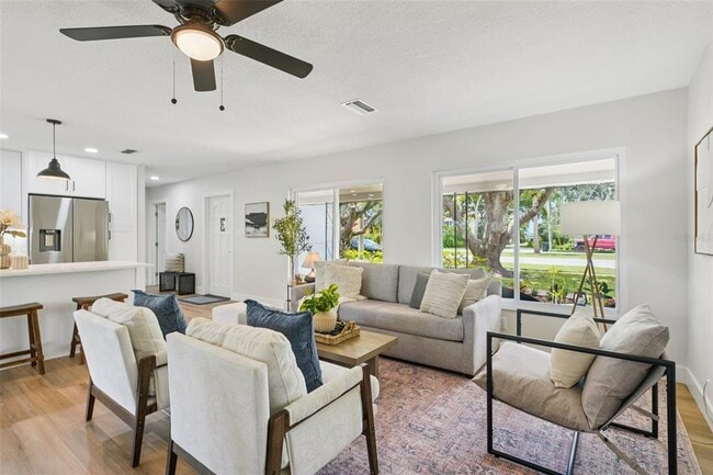 Building Photo - 311 Shore Dr E