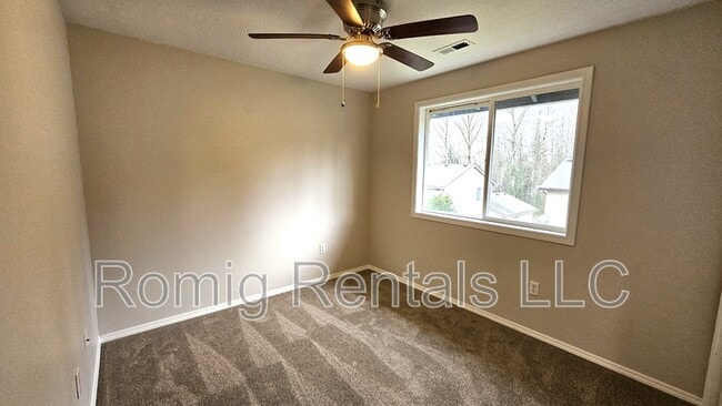 Building Photo - 10032 NE 19th St