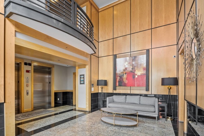 Building Photo - 618 N Boylan Ave