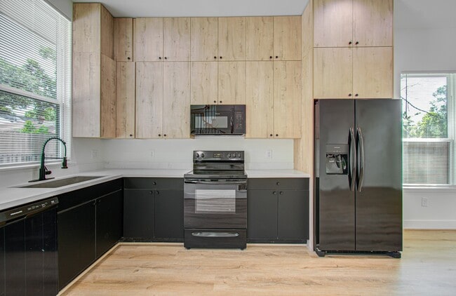 Building Photo - 1308 Tarley St