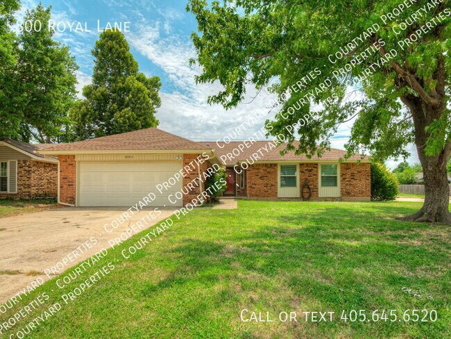 Primary Photo - 800 Royal Ln