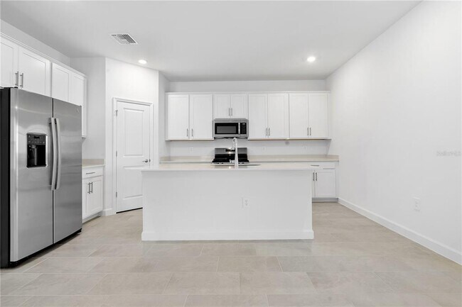 Building Photo - 14735 Bluewater Rd