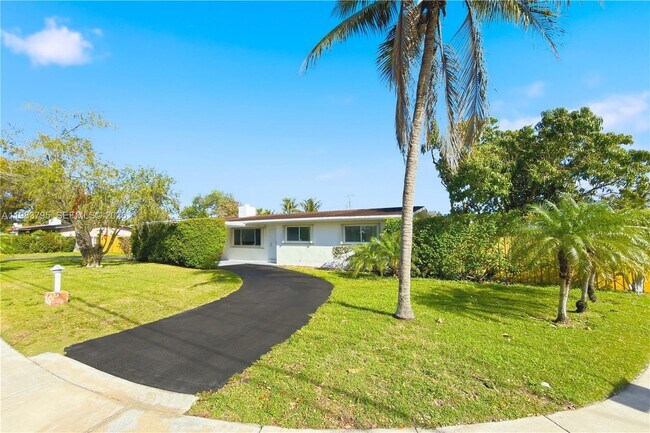 Building Photo - 8501 SW 128th St