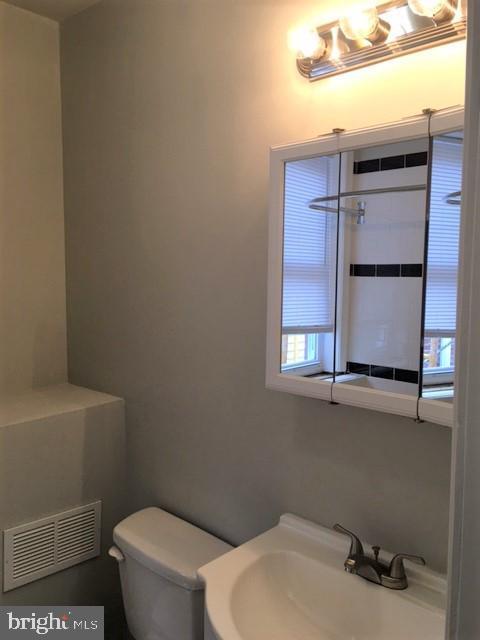 Building Photo - 5207 Hazel Ave