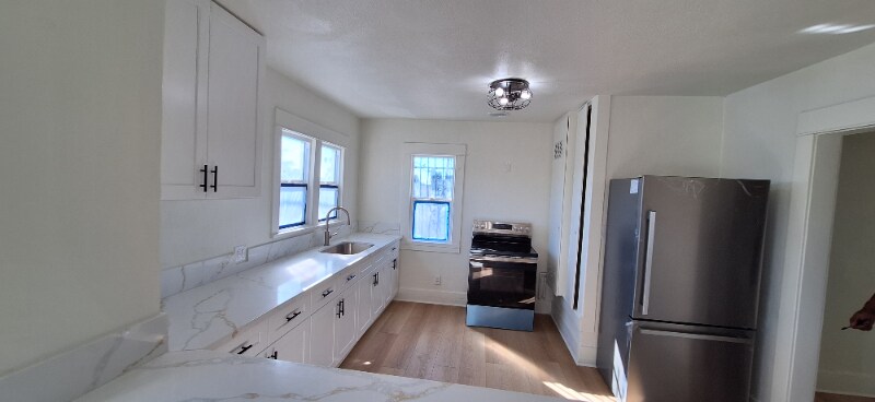 Building Photo - 507 W 59th Pl