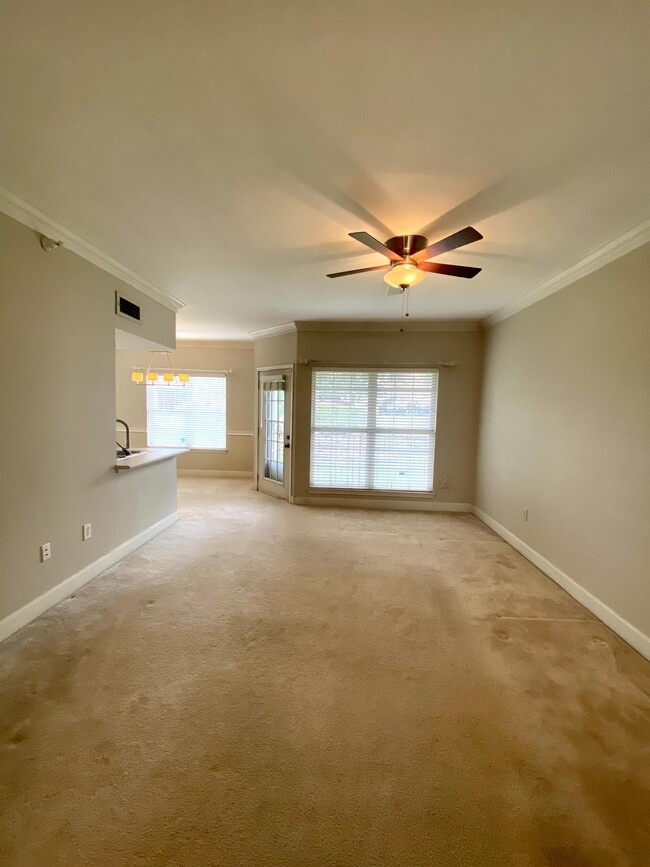 Building Photo - 11600 Tomahawk Creek Pkwy