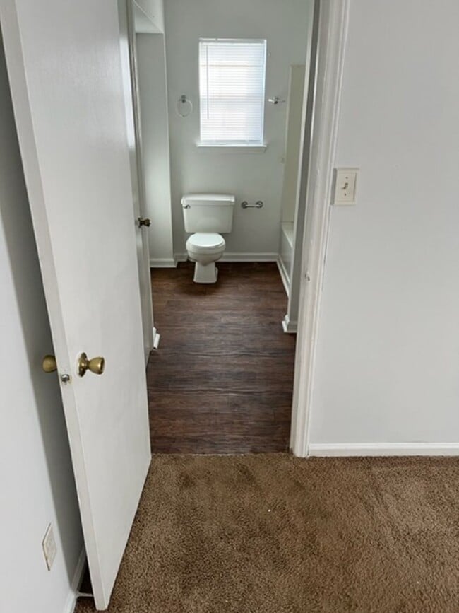 Building Photo - Available 3 bedroom/ 2 bathroom Home!