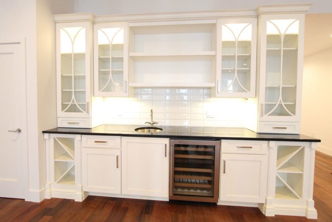 Building Photo - 500 Broadway