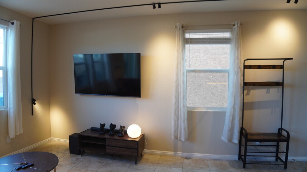 Building Photo - 5532 Autumn Cliffs Way