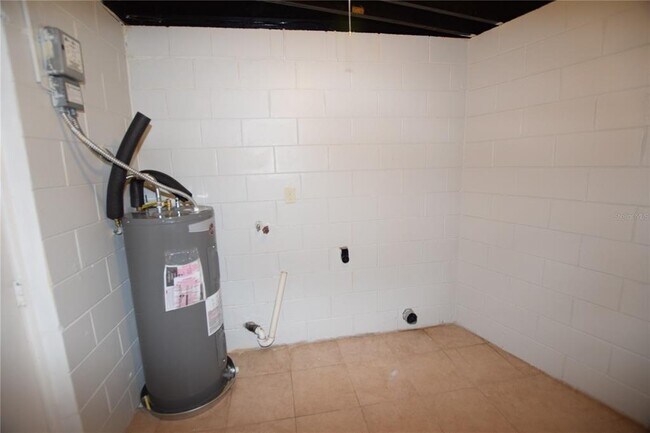 Building Photo - 202 James Ct