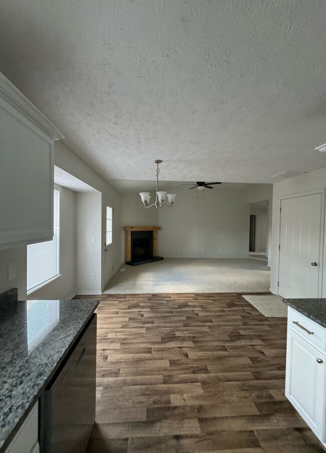 Primary Photo - 450 S Cedarwood Ave