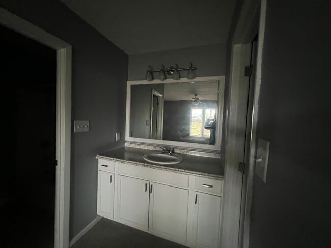 Building Photo - RENTAL HOME 3BD/2BTH