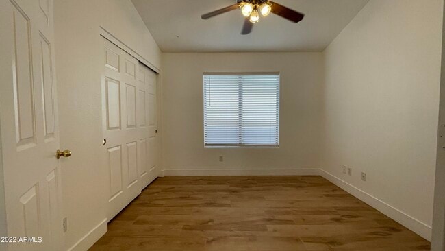 Building Photo - 324 W Oriole Way