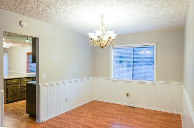 Building Photo - 4 Bedroom home tucked away in Hayden
