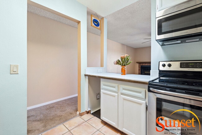 Building Photo - 2915 Cowley Way
