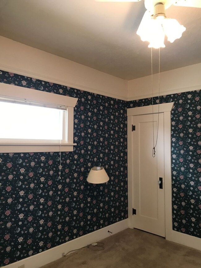 Building Photo - 212 N 6th Ave