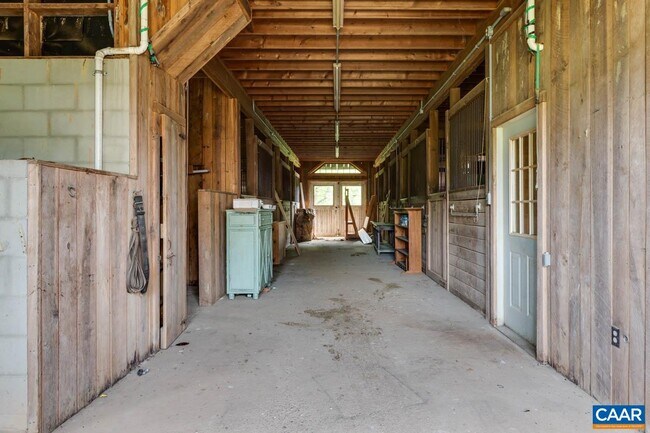 Building Photo - 1522 Oak Hill Ln