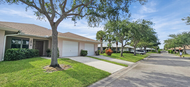 Building Photo - 1819 E Royal Tern Ln