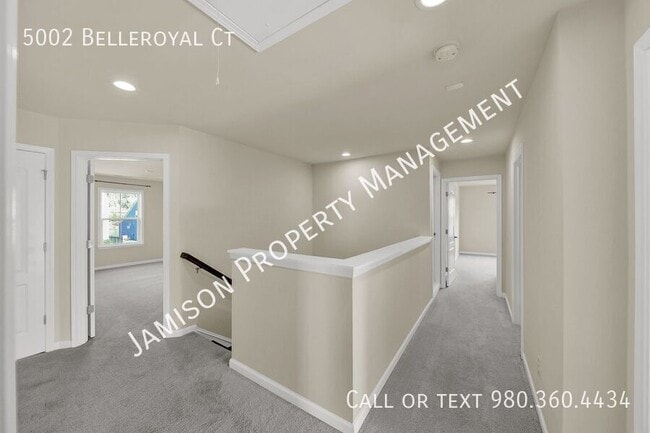 Building Photo - 5002 Belleroyal Ct