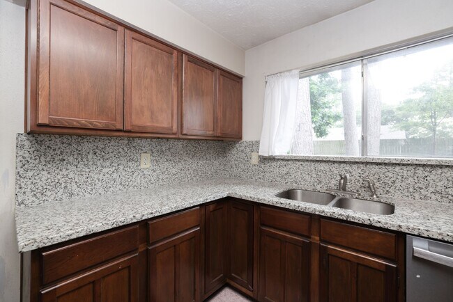 Building Photo - 4623 Whispering Rock Ln