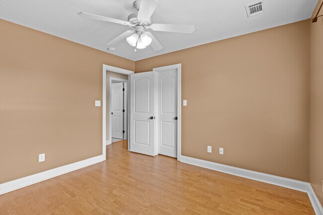 Building Photo - 307 Bellhaven Dr