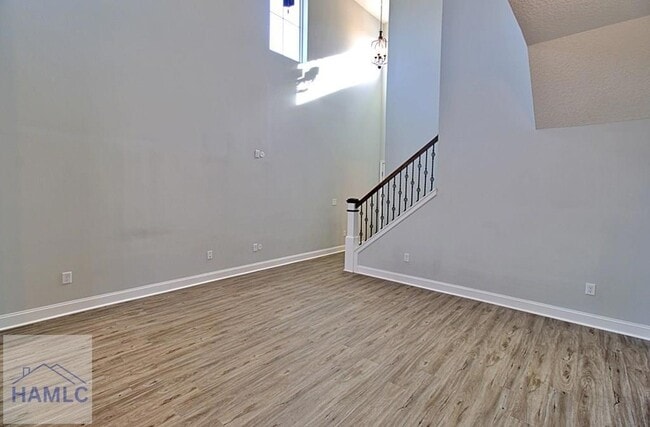 Building Photo - 546 Fairview Cir