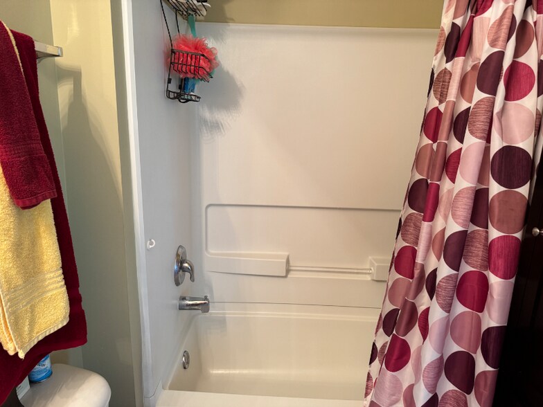 Building Photo - 10003 Cummings St