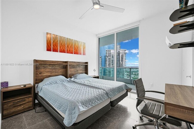 Building Photo - 900 Biscayne Blvd