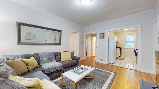 Building Photo - 169 Kent St