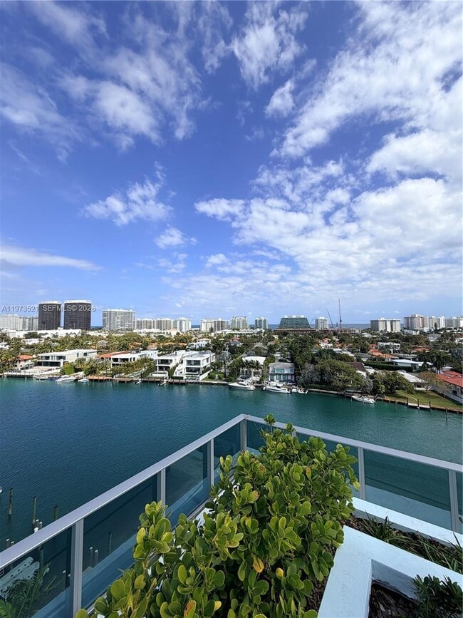 Building Photo - 9201 E Bay Harbor Dr