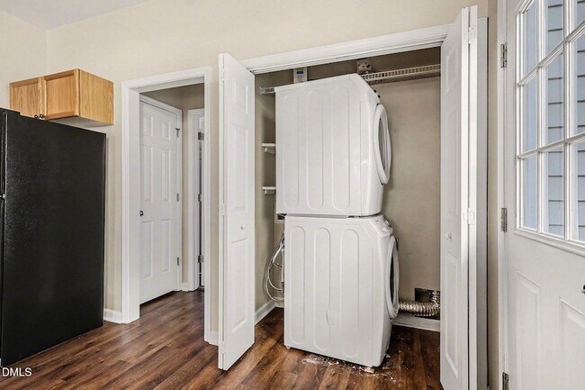 Building Photo - 221 Payton Dr