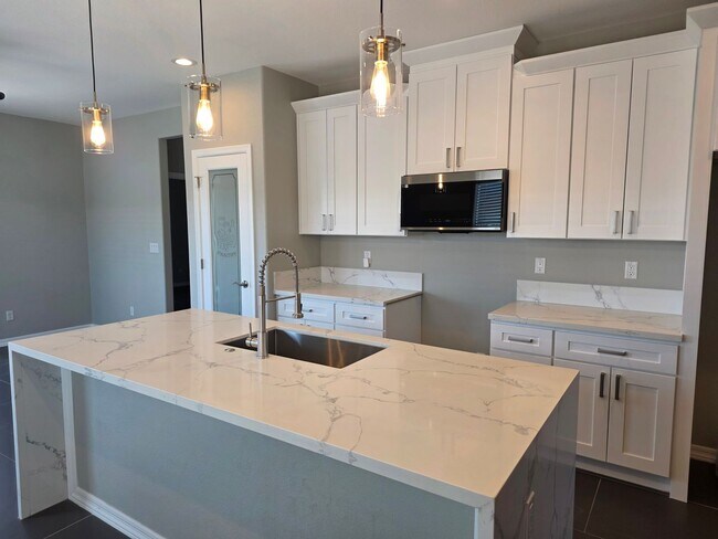 Building Photo - Beautiful new build-Never been lived in with pull through 3 car garage in Fort Mohave AZ