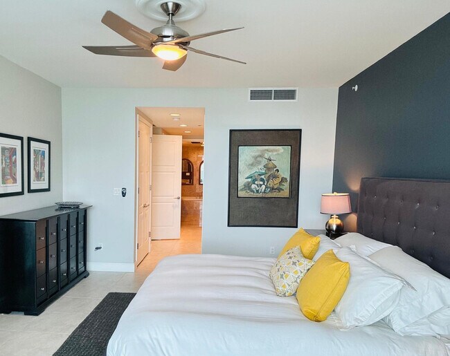 Building Photo - 3333 NE 32nd Ave