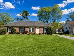 Building Photo - 832 Craig St