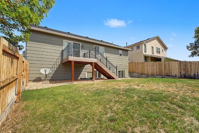 Building Photo - 1005 Scarlet Oak Dr