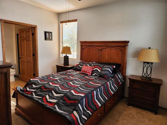 Building Photo - Furnished Bison Cove - 2 bed / 2 bath - Furnished Unit