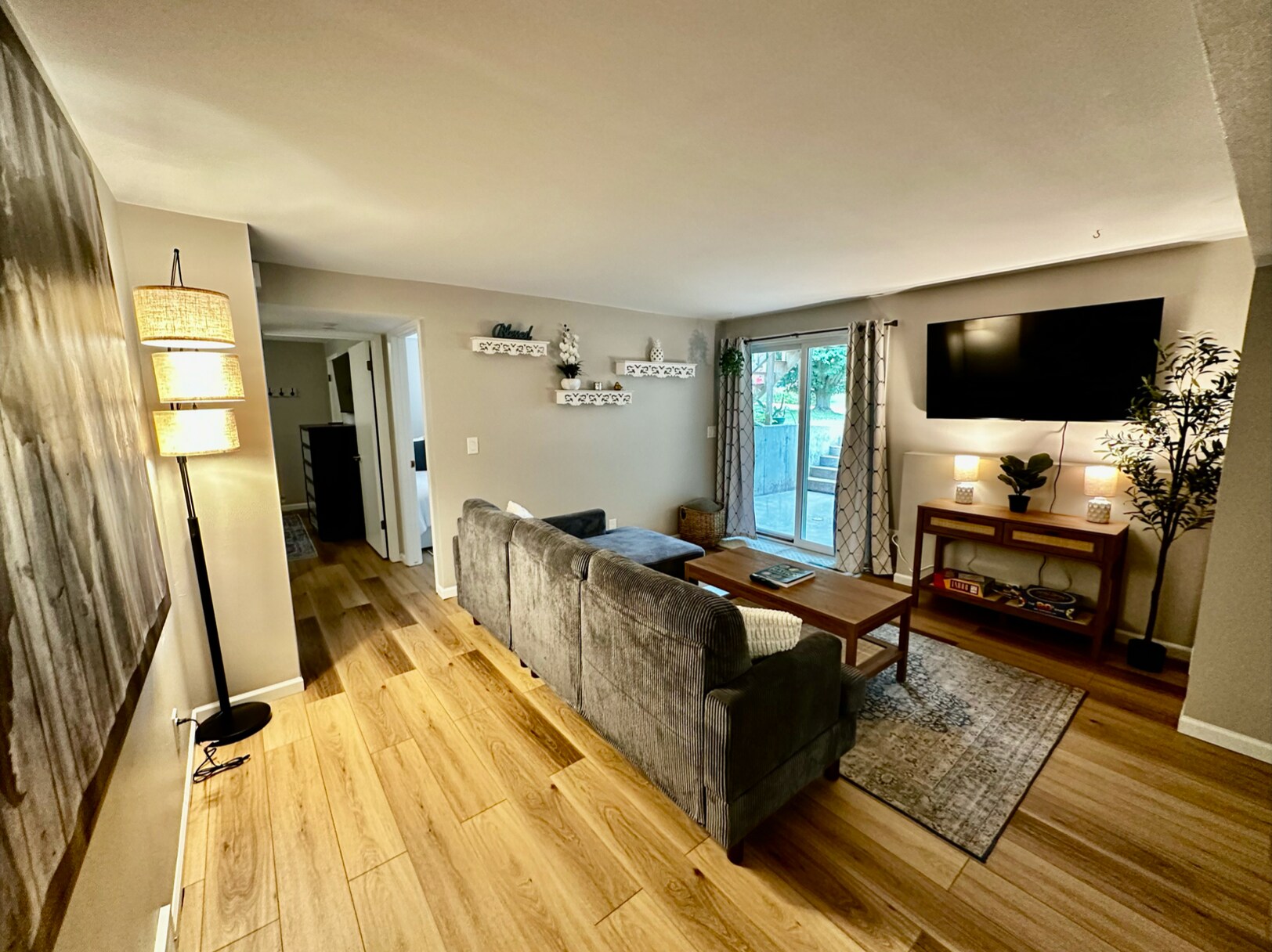 Building Photo - 5801 Williamsburg Way