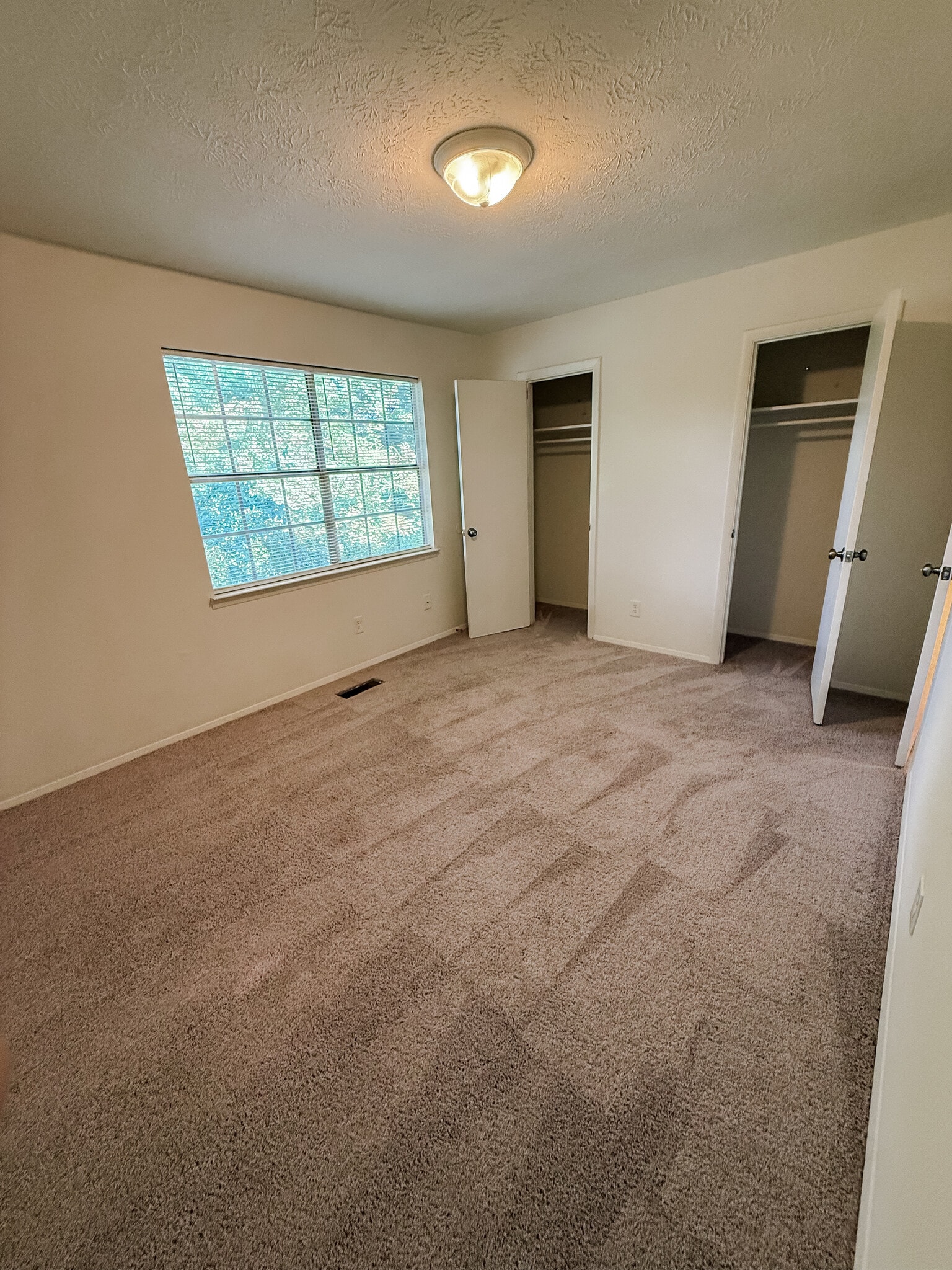 BR 2 - 2116 Francis St